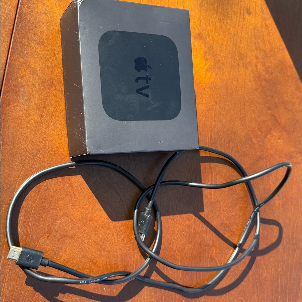 Apple TV with HDMI Cable - 4th generation - 64gb